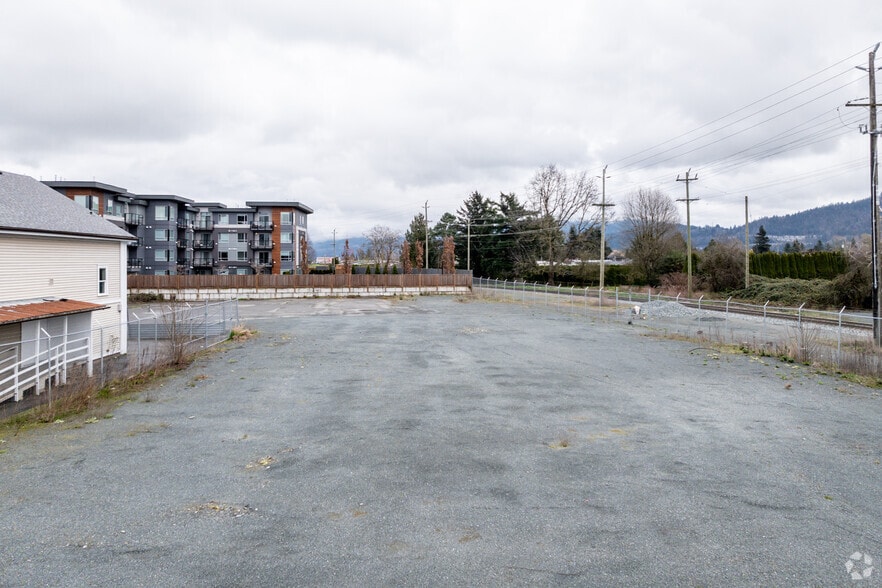 7164 Vedder Rd, Chilliwack, BC à vendre - Photo du bâtiment - Image 1 de 2