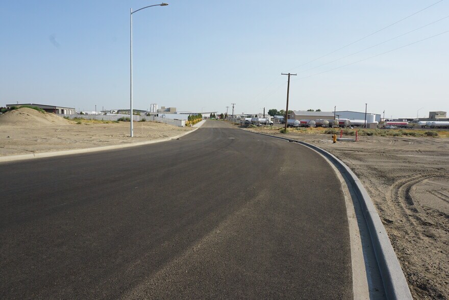 BSP 2022-03 Adams Street, Pasco, WA à vendre - Photo du bâtiment - Image 2 de 11