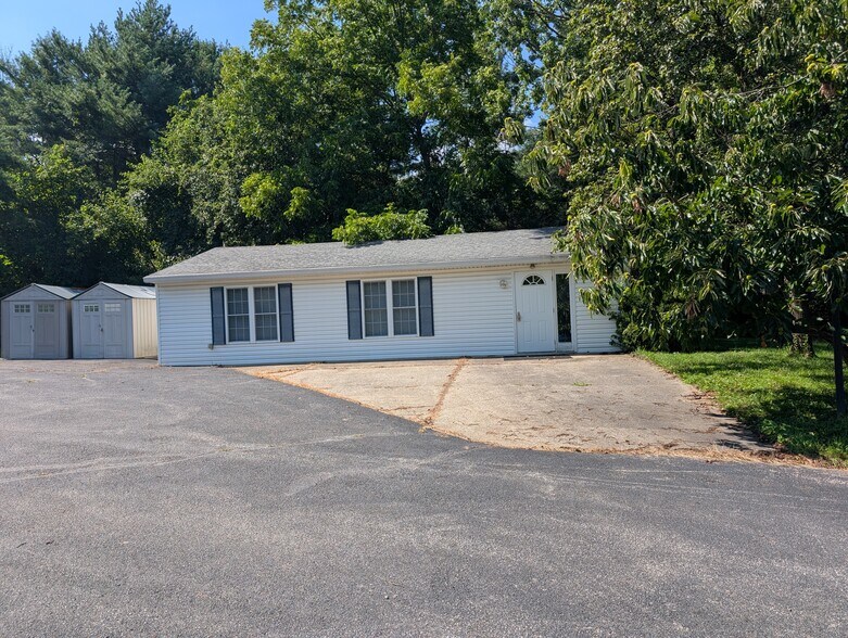 2210 Tucker Station Rd, Louisville, KY à vendre - Photo du bâtiment - Image 3 de 27