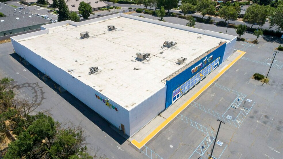 2700 Sisk Rd, Modesto, CA à louer - Photo du bâtiment - Image 3 de 13