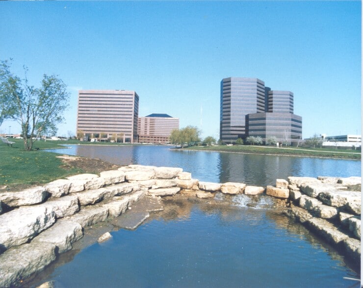 1 Pierce Pl, Itasca, IL for lease - Building Photo - Image 1 of 3