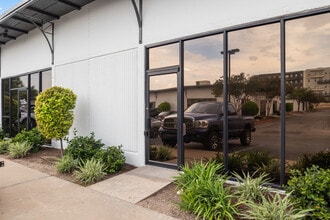 5555 N Lamar Blvd, Austin, TX for lease Interior Photo- Image 2 of 18