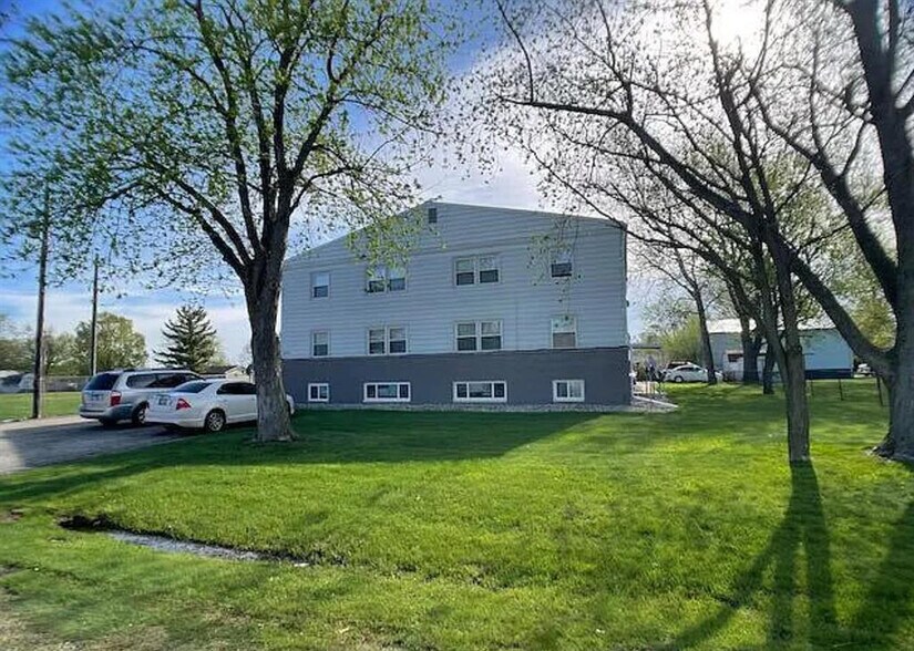 522 N Main St, Hanna City, IL à vendre - Photo du bâtiment - Image 2 de 19