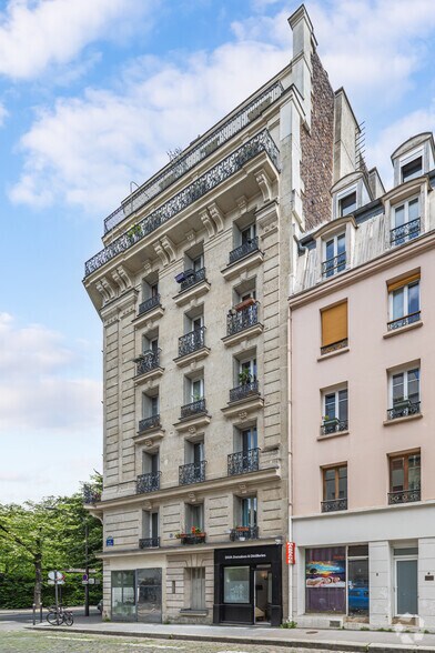 Retail in Paris for lease - Building Photo - Image 2 of 5