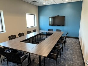 3000 E 9th St, Hays, KS for lease Interior Photo- Image 1 of 3