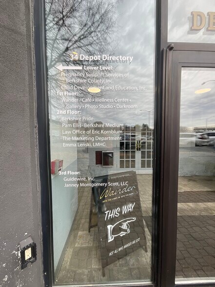 34 Depot St, Pittsfield, MA à louer - Photo du bâtiment - Image 2 de 14