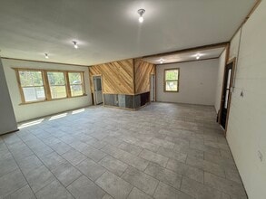 8192 TX-19, Trinity, TX for lease Interior Photo- Image 1 of 2