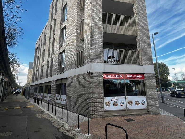 643 High Rd, London for lease - Building Photo - Image 1 of 14