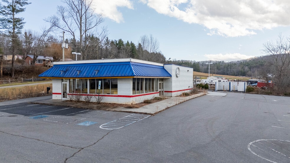 14109 Highway 226 S, Spruce Pine, NC for sale - Primary Photo - Image 1 of 45