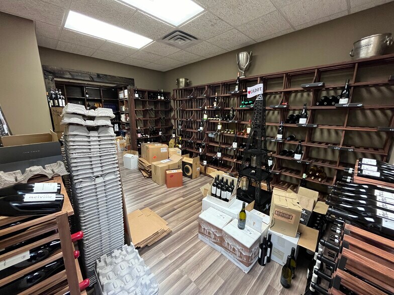 910 Sherwood Dr, Lake Bluff, IL à louer - Photo intérieure - Image 3 de 7