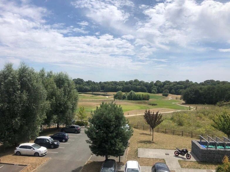 24 Avenue De La Demi-Lune, Roissy-en-France à louer - Aérien - Image 3 de 8