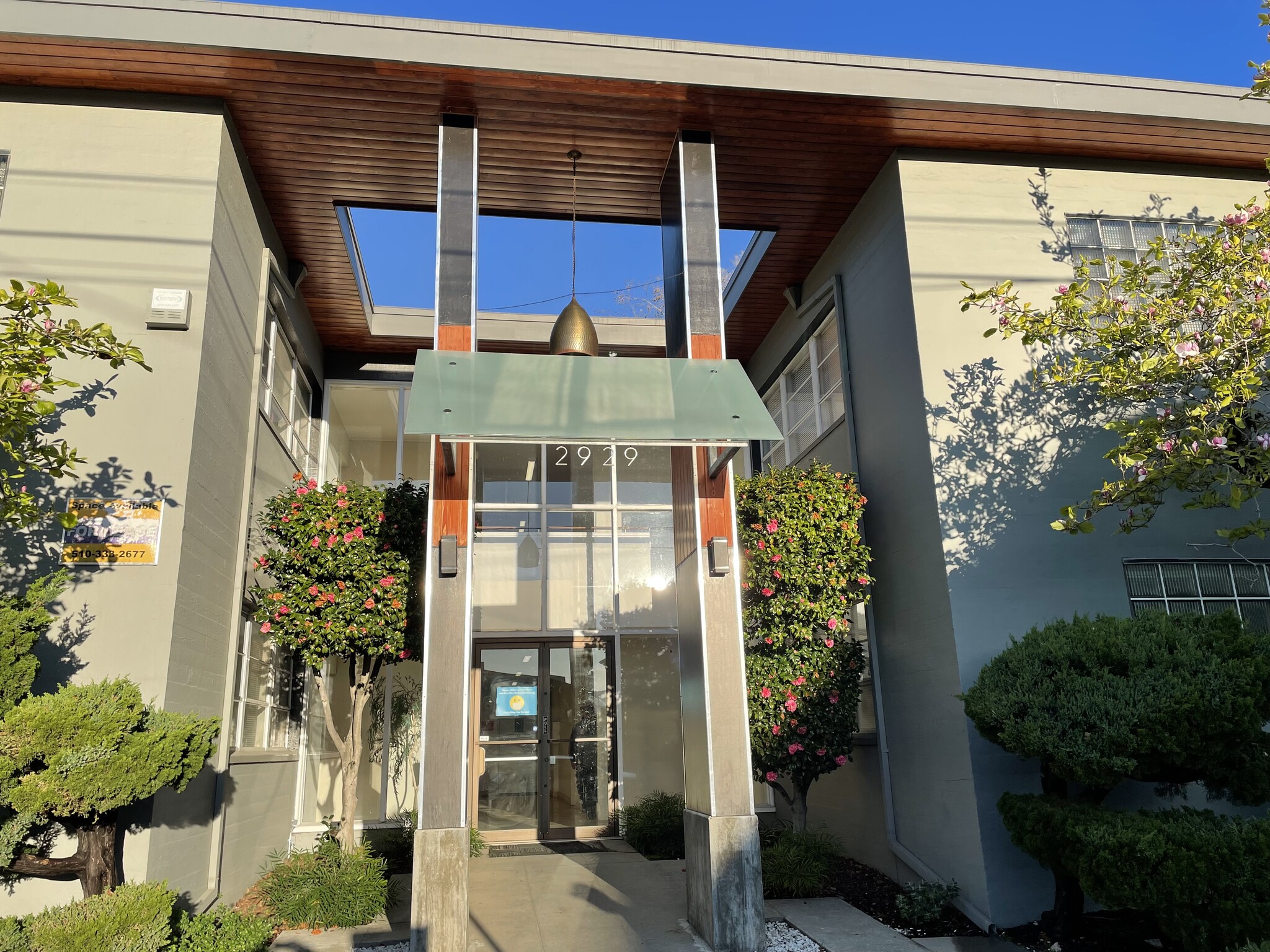 2929 Summit St, Oakland, CA for lease Primary Photo- Image 1 of 12