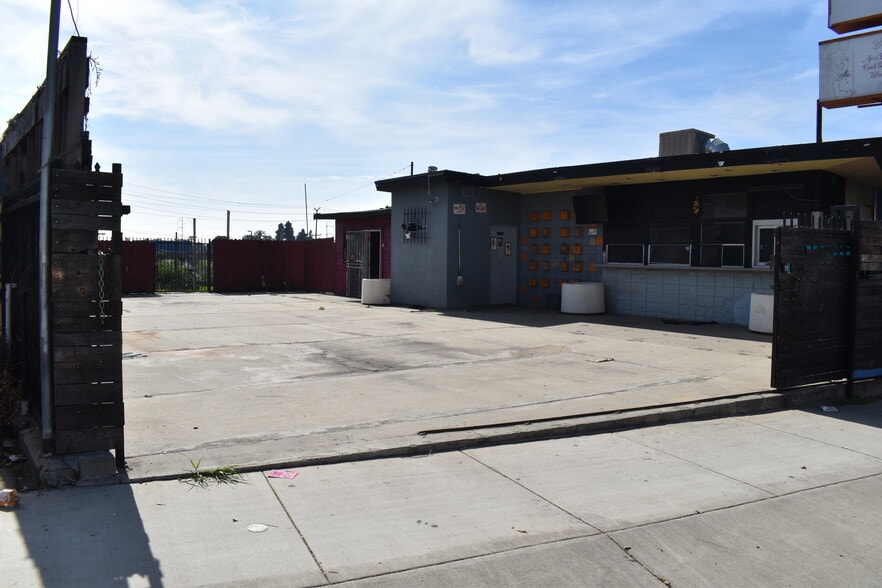 411 N La Brea Ave, Inglewood, CA for sale - Building Photo - Image 2 of 6