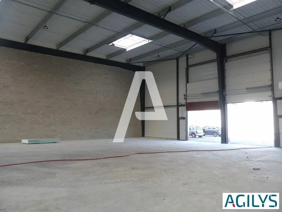 Flex in Saint-Pierre-du-Perray for lease Interior Photo- Image 1 of 7