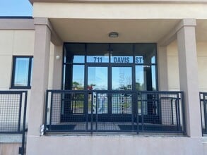 711 Davis St, Scranton, PA for lease Interior Photo- Image 1 of 3
