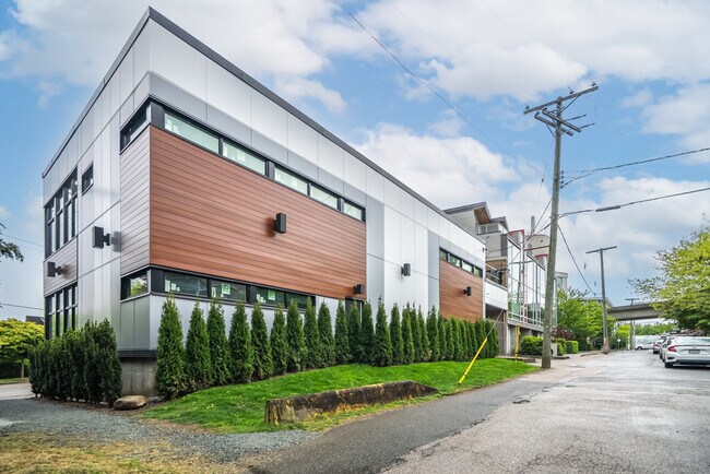 Plus de détails pour 3455 Victoria Dr, Vancouver, BC - Bureau à vendre