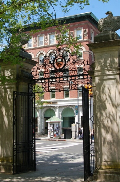 90 Nassau St, Princeton, NJ à louer - Photo du bâtiment - Image 2 de 8