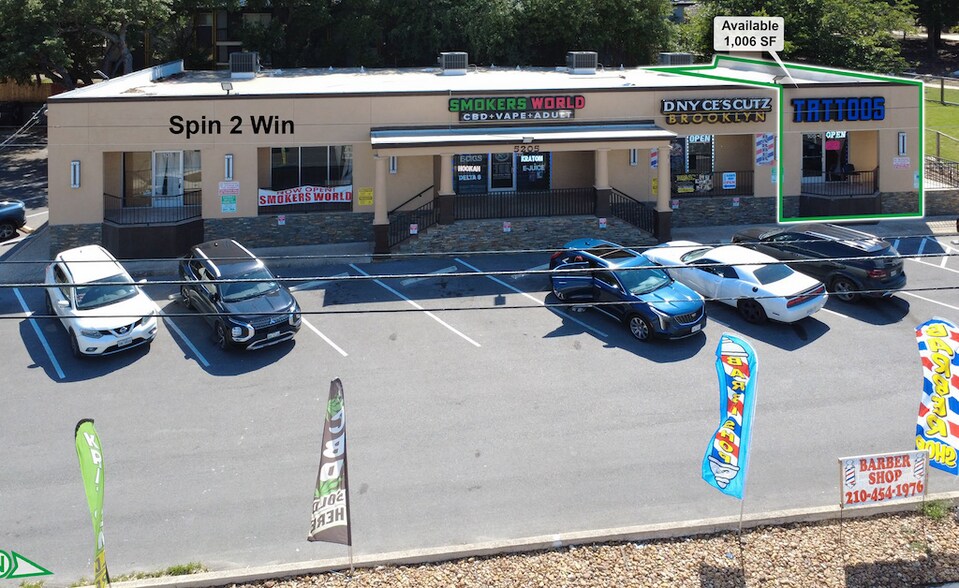 5205 Fredericksburg Rd, San Antonio, TX à louer - Photo du bâtiment - Image 3 de 5