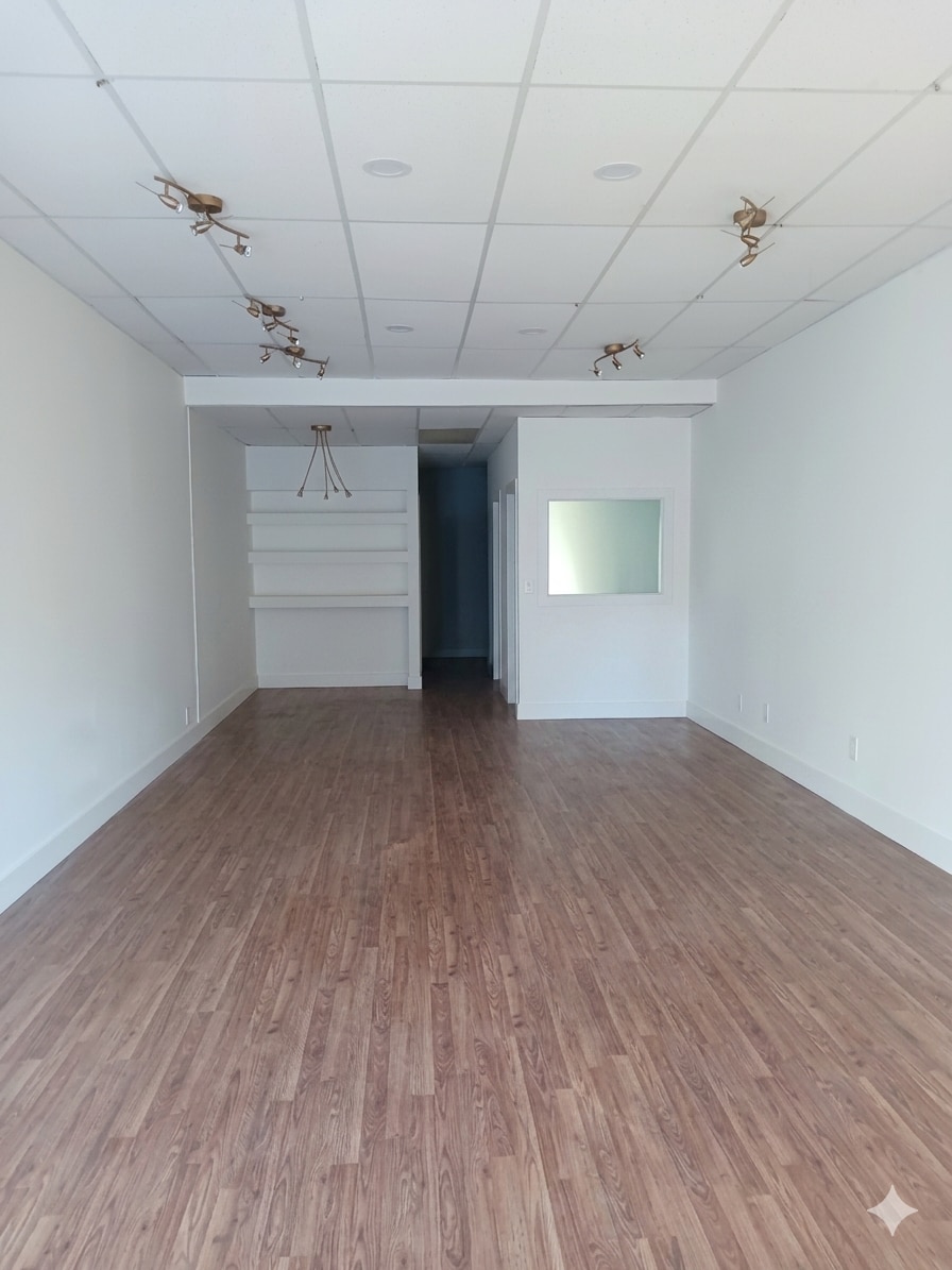2087-2095 Wantagh Ave, Wantagh, NY for lease Primary Photo- Image 1 of 7