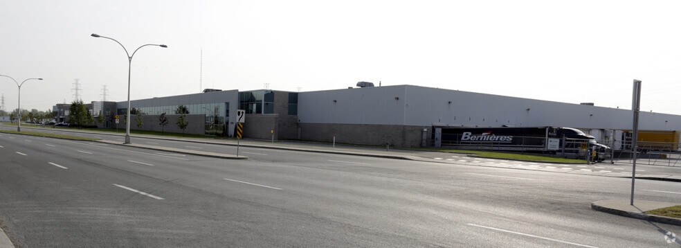 1250 Boul Dagenais O, Laval, QC à louer - Photo du bâtiment - Image 2 de 2