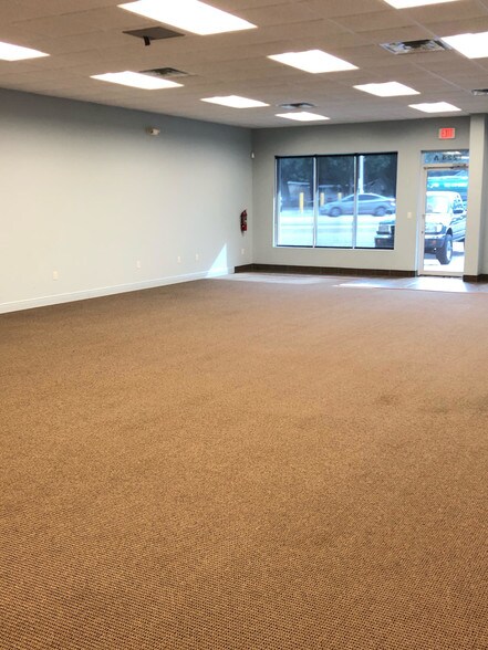 1224 Pass Rd, Gulfport, MS à louer - Hall d’entrée - Image 1 de 12