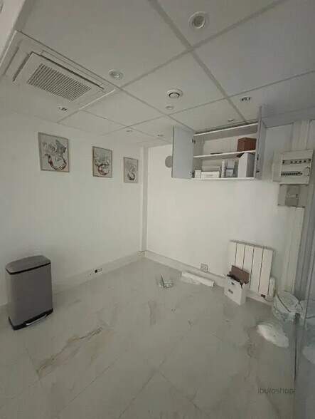 Commerce de détail dans Paris à louer - Photo du bâtiment - Image 3 de 8