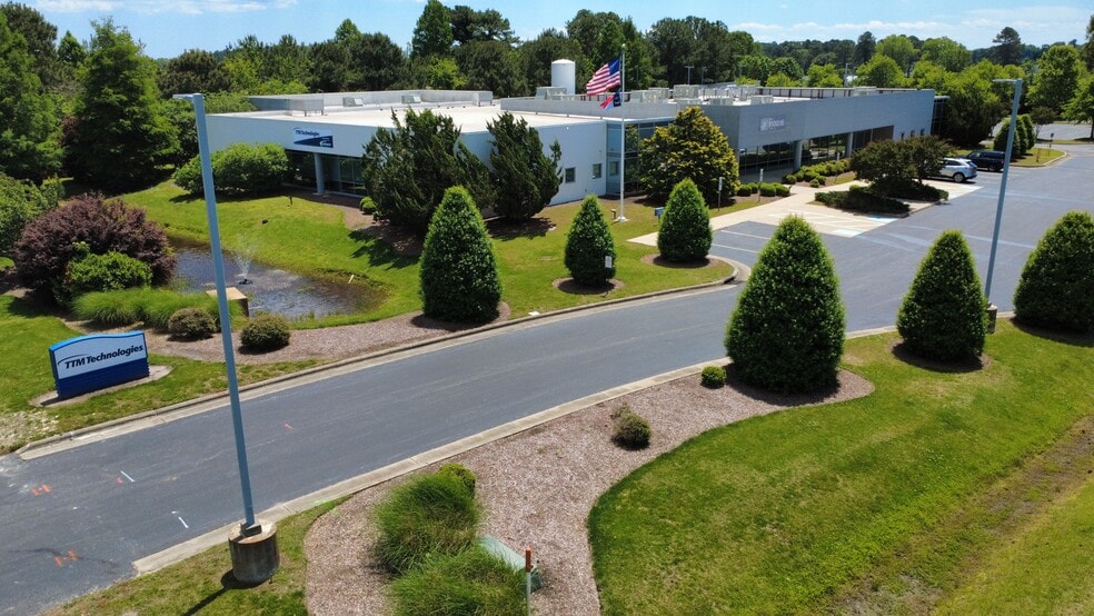 112 Corporate Dr, Elizabeth City, NC for sale - Building Photo - Image 1 of 24
