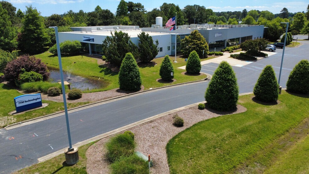 112 Corporate Dr, Elizabeth City, NC à vendre - Photo du bâtiment - Image 1 de 24