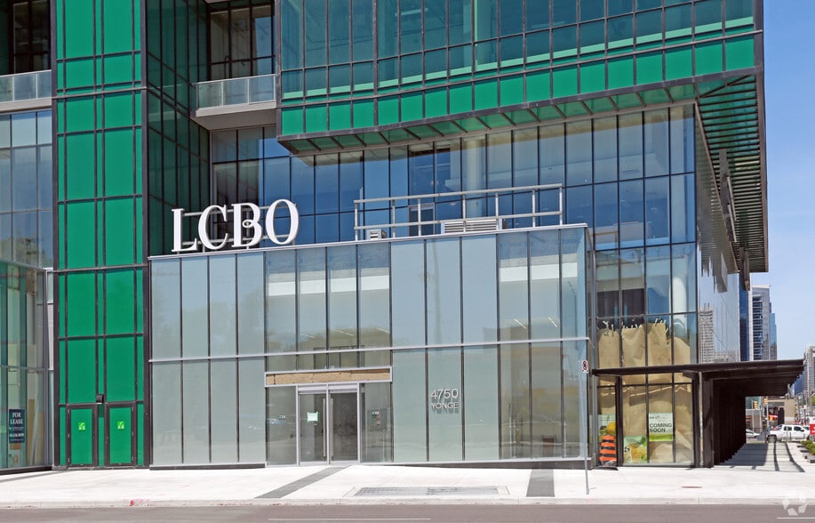 4750 Yonge St, Toronto, ON à louer - Photo du bâtiment - Image 2 de 14