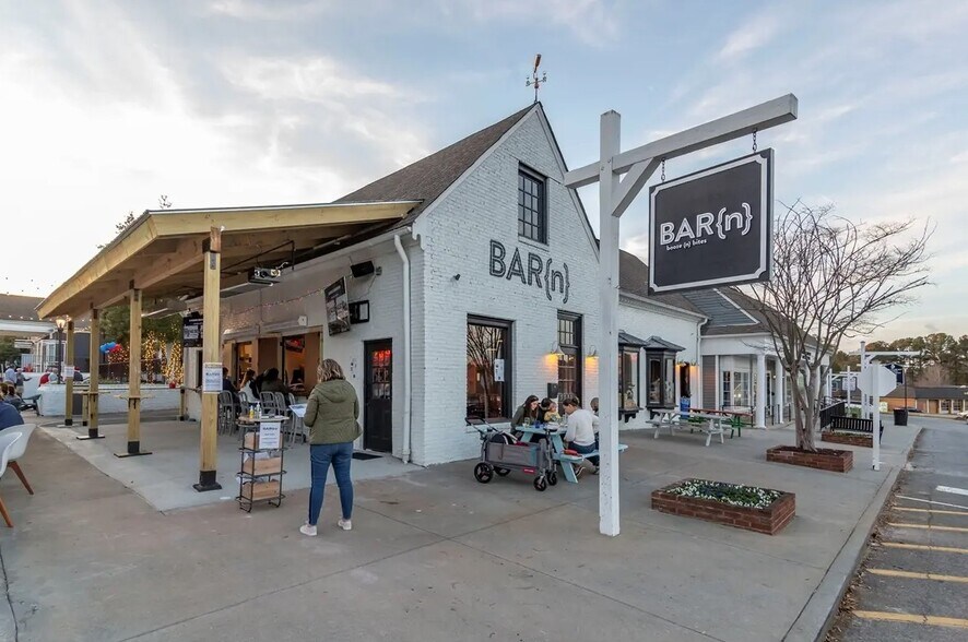 5511 Chamblee Dunwoody Rd, Dunwoody, GA à louer - Photo du bâtiment - Image 2 de 6