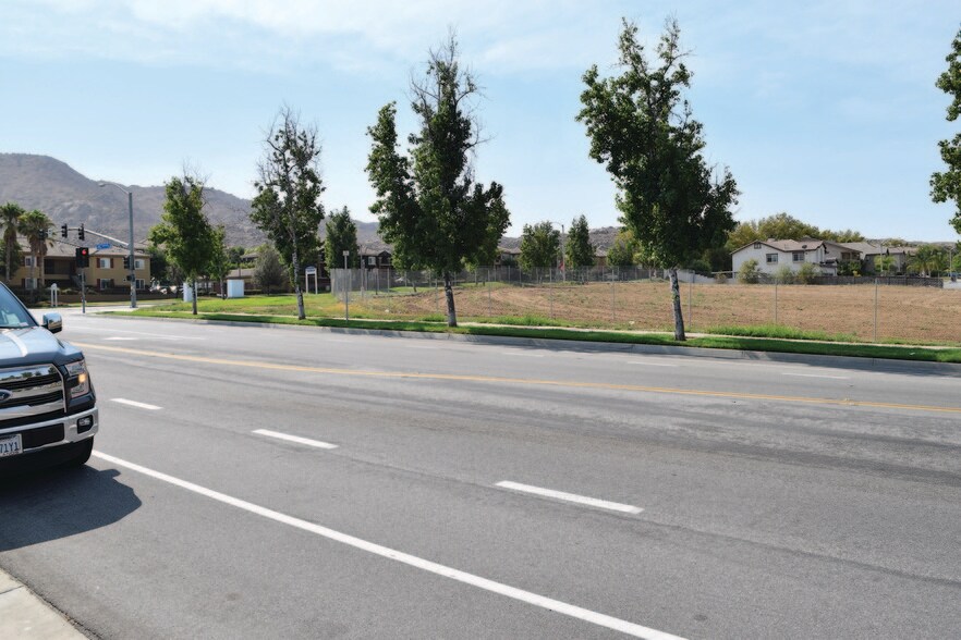 15095 Moreno Beach Dr, Moreno Valley, CA à louer - Photo du bâtiment - Image 3 de 3