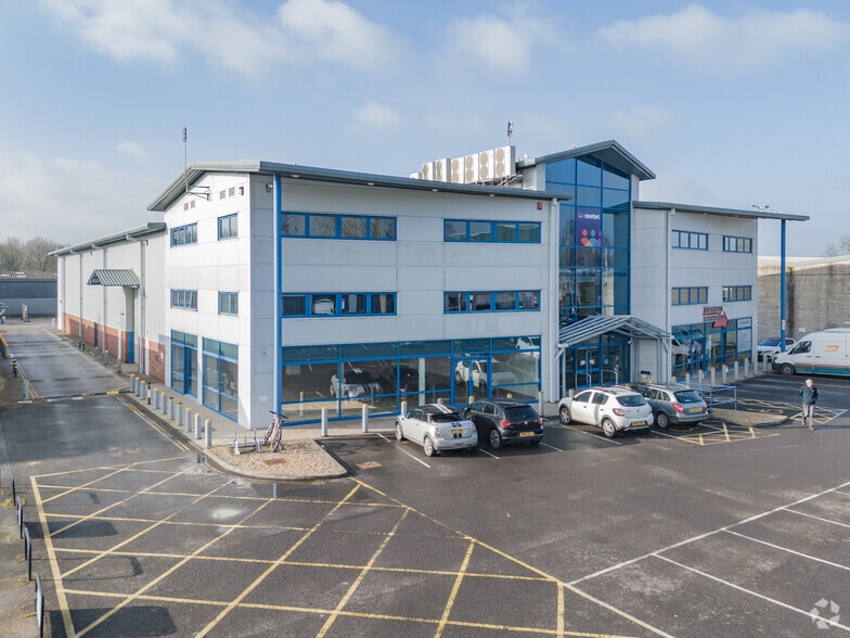 Hennock Road Central, Exeter for lease - Primary Photo - Image 1 of 5