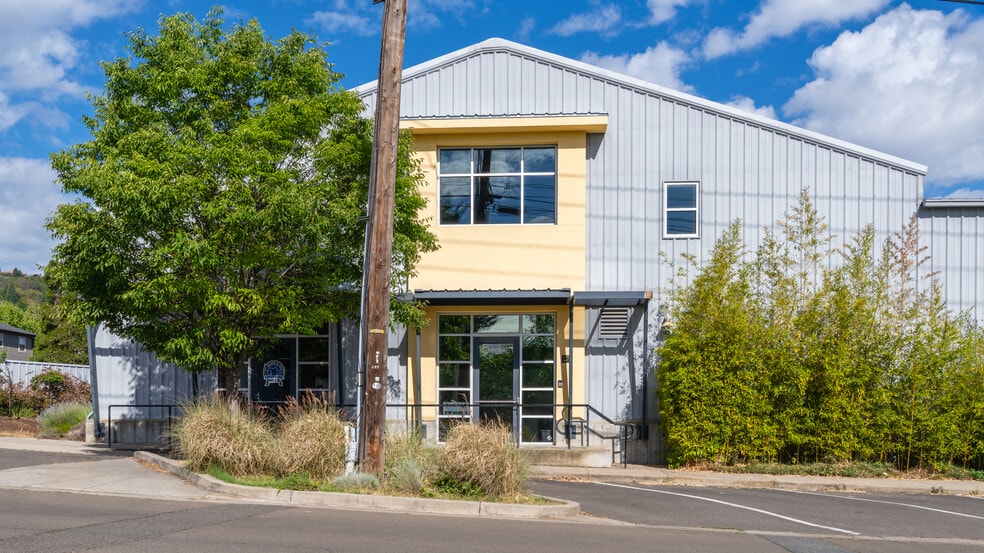 255 Helman St, Ashland, OR for sale - Building Photo - Image 2 of 3