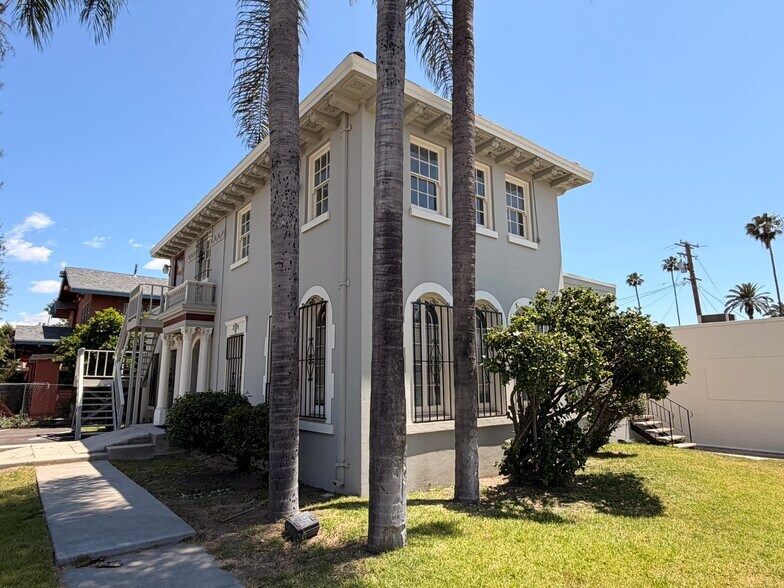 1669 N E St, San Bernardino, CA à vendre - Photo du bâtiment - Image 2 de 11