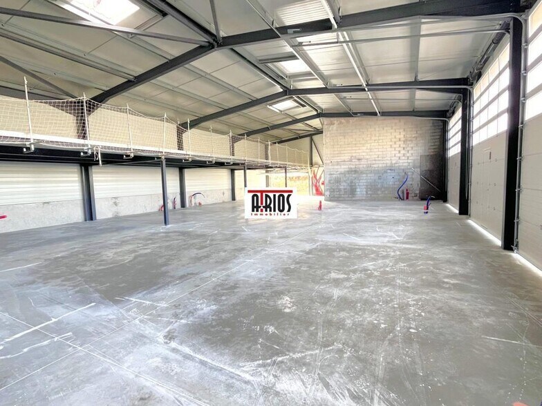 Industrial in La Crau for lease - Interior Photo - Image 3 of 9