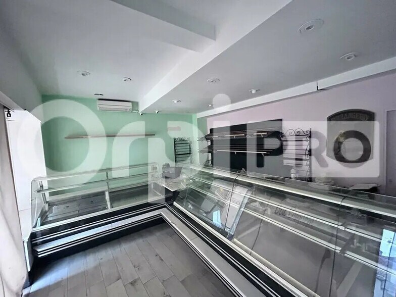 Commerce de détail dans Brétigny-sur-Orge à vendre - Photo du bâtiment - Image 2 de 8