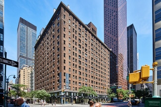 Plus de détails pour 770 3rd Ave, New York, NY - Commerce de détail à louer