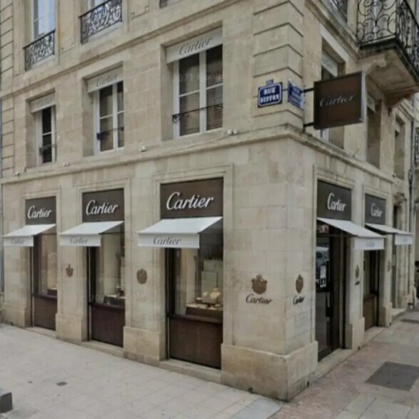 Retail in Bordeaux for lease - Building Photo - Image 1 of 9