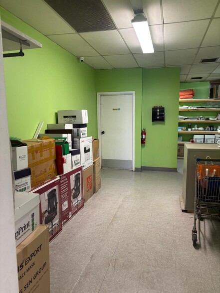 3211-3235 17 Av SE, Calgary, AB for lease - Building Photo - Image 3 of 19
