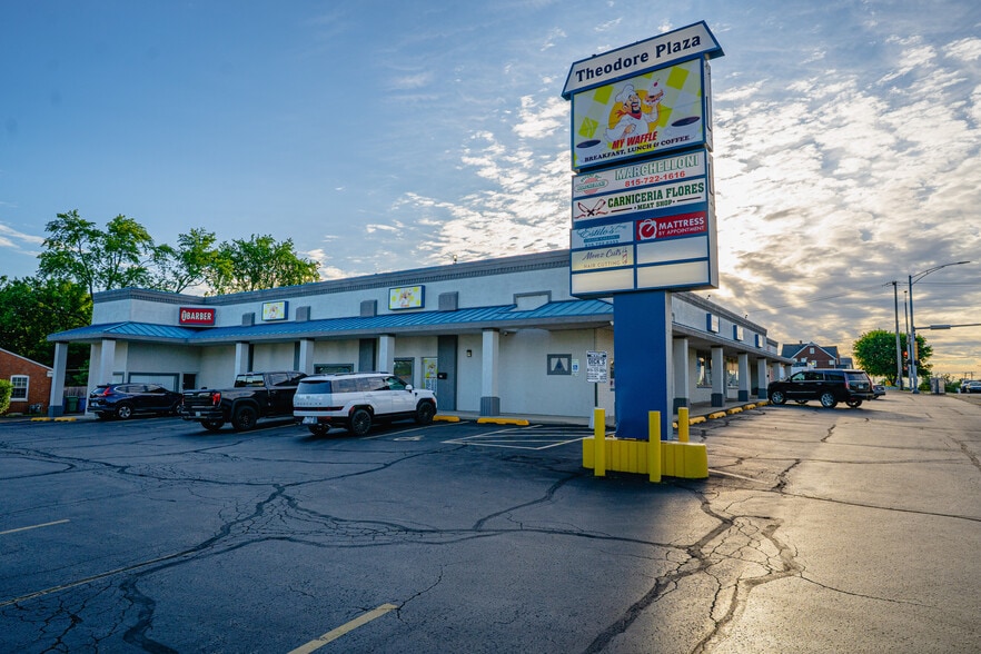 800 Theodore, Crest Hill, IL à vendre - Photo du bâtiment - Image 1 de 26