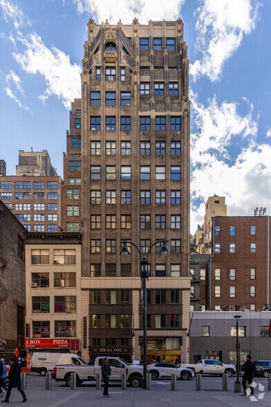 254 W 31st St, New York, NY à louer - Photo du bâtiment - Image 2 de 5
