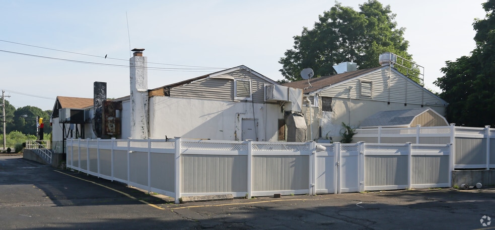 1702 Middle Country Rd, Centereach, NY for lease - Building Photo - Image 2 of 6