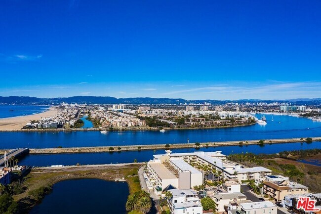 Plus de détails pour 6515 Vista del Mar, Playa Del Rey, CA - Multi-résidentiel à vendre