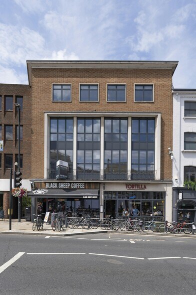 Kew Rd, Richmond à louer - Photo du bâtiment - Image 1 de 9