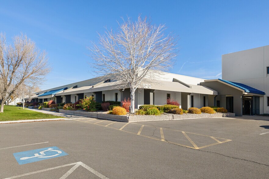 520 S Rock Blvd, Reno, NV à louer - Photo du bâtiment - Image 3 de 10