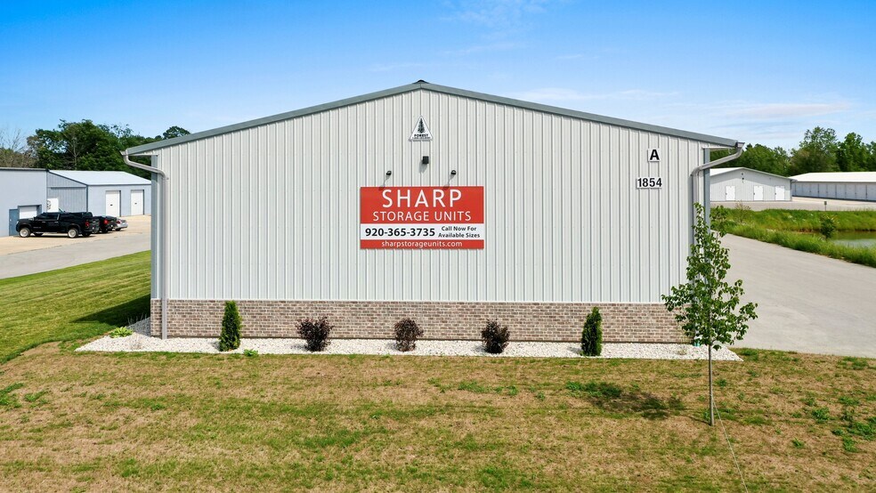 1854 Industrial Dr, Green Bay, WI à vendre - Photo du bâtiment - Image 2 de 28