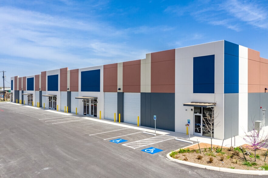 9702 Ball St, San Antonio, TX for lease - Primary Photo - Image 1 of 9