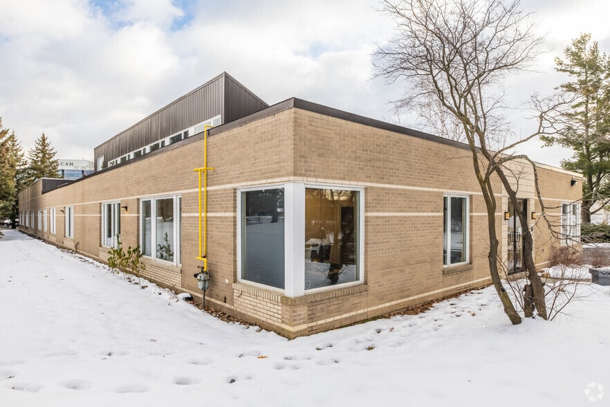 15 Auriga Dr, Ottawa, ON for lease - Building Photo - Image 2 of 3