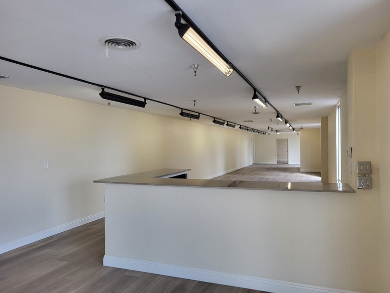 1543 S State College Blvd, Anaheim, CA for lease - Interior Photo - Image 3 of 9