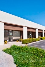 118 E Airport Dr, San Bernardino, CA à louer Photo intérieure- Image 2 de 3